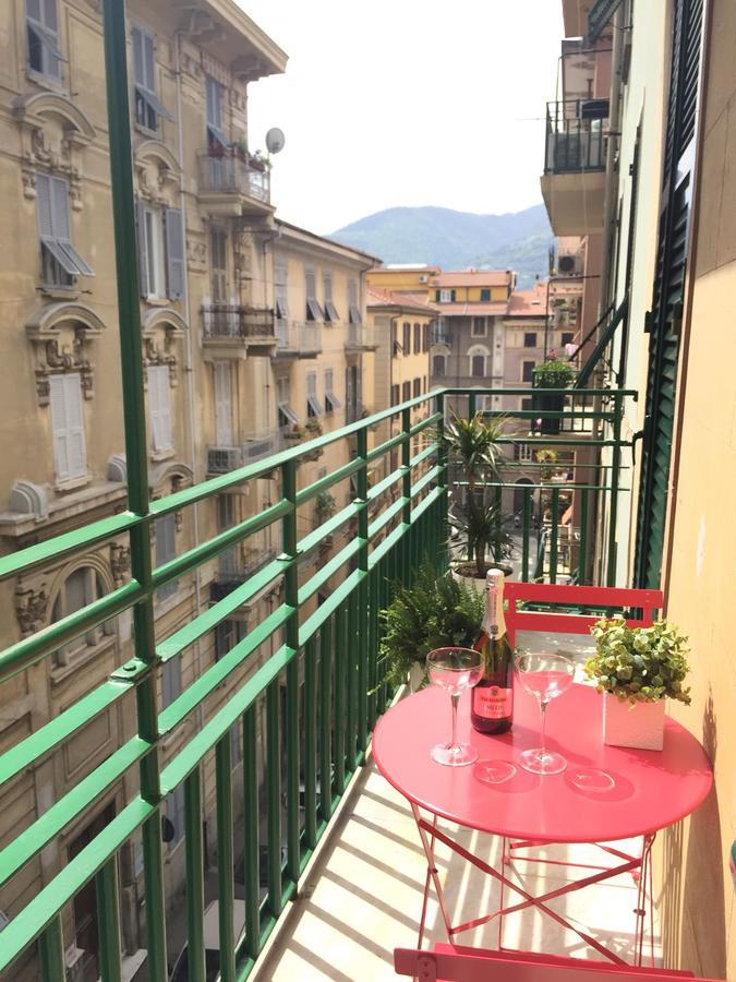 Gasthuis Cinqueterre Behind 2*